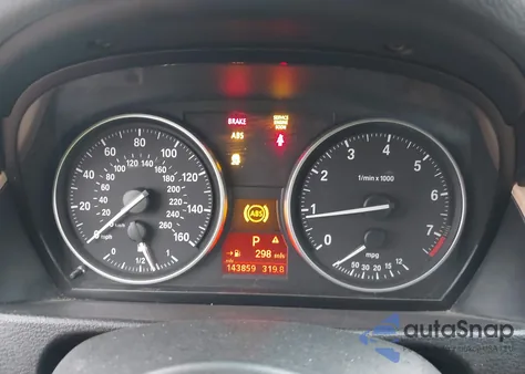 2013 BMW X1 Sdrive28I z USA, uszkodzony, nr VIN WBAVM1C52DVW43060